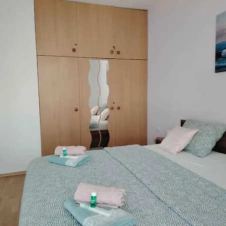 Apartament Near In Krk-insel Krk 45779 *